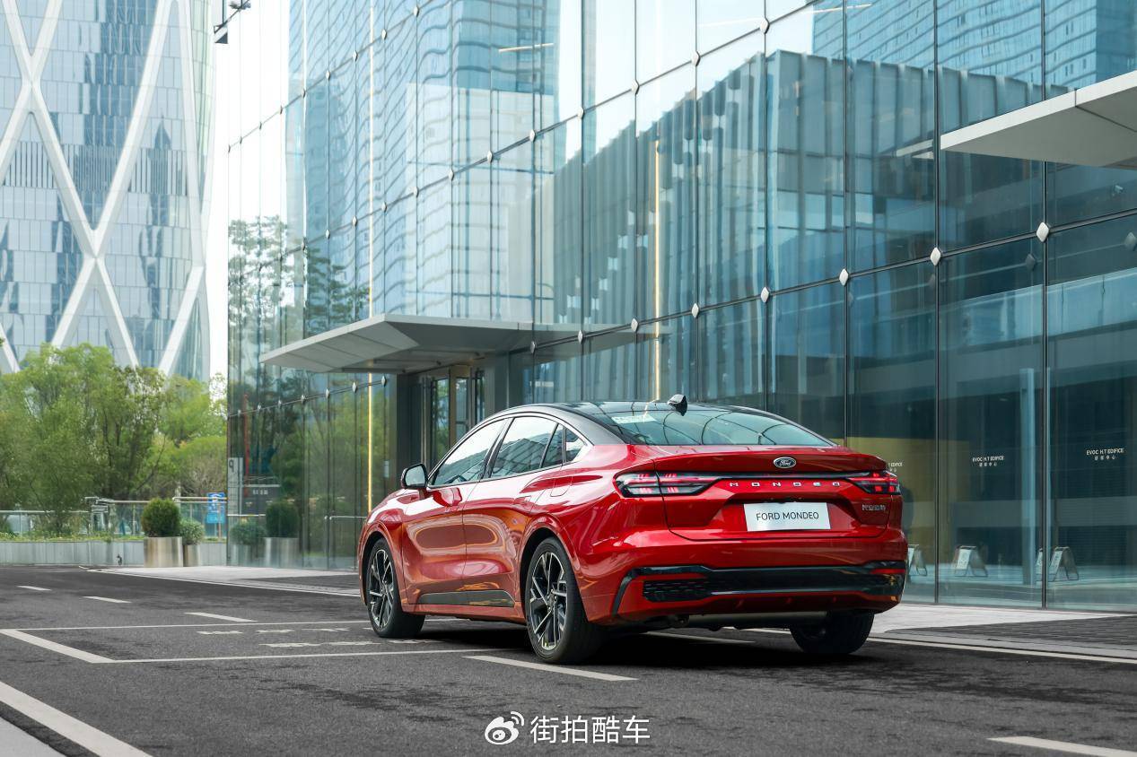 頂配售價19.98萬元,福特新蒙迪歐拉高同級性能標準