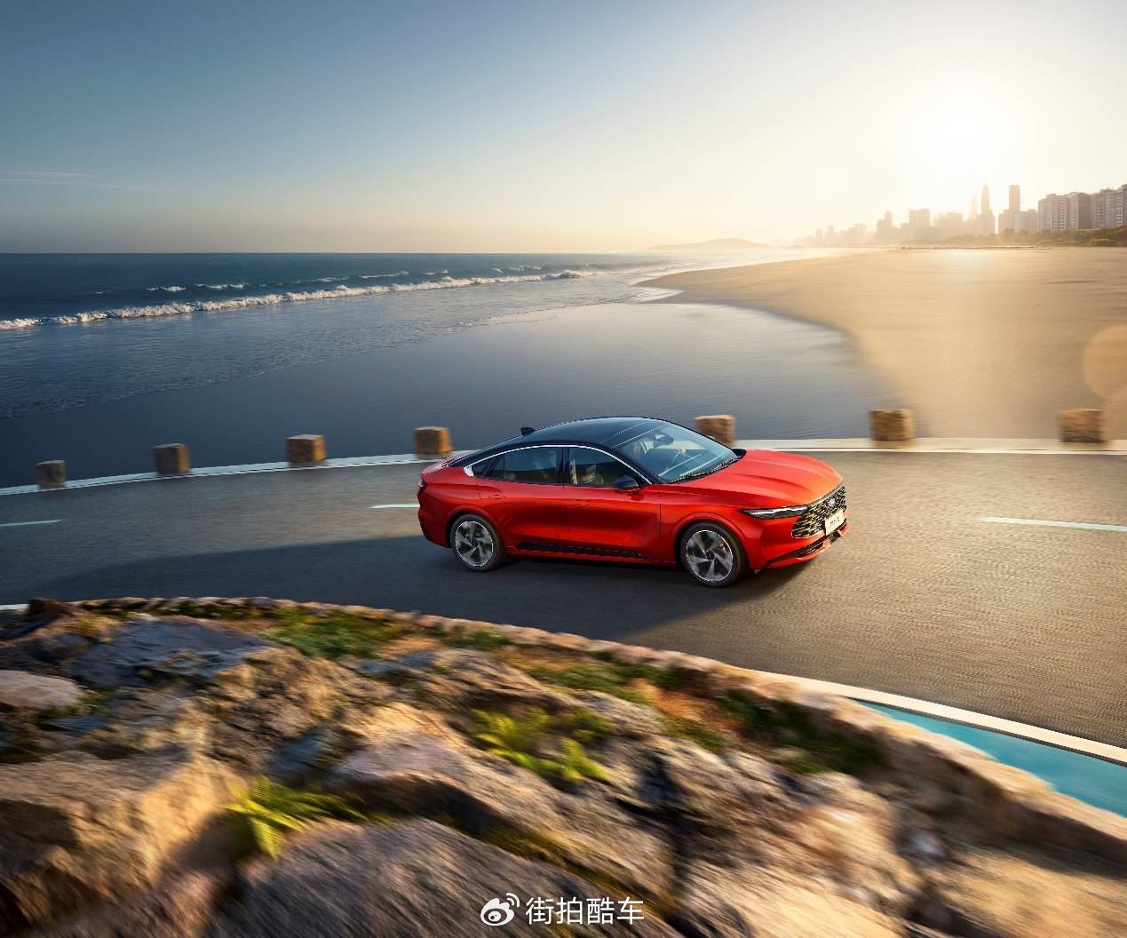 頂配售價19.98萬元,福特新蒙迪歐拉高同級性能標準